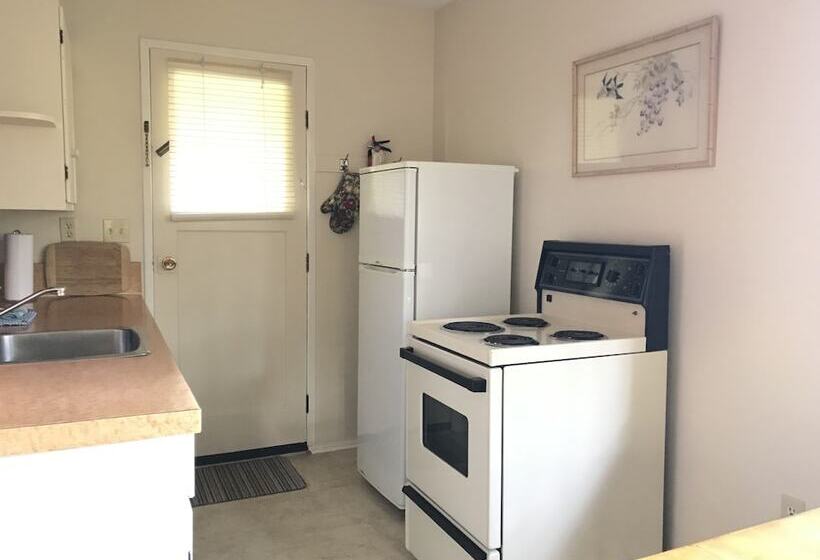 Driftwood Village Cottages