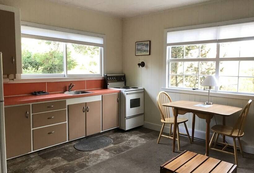 Driftwood Village Cottages