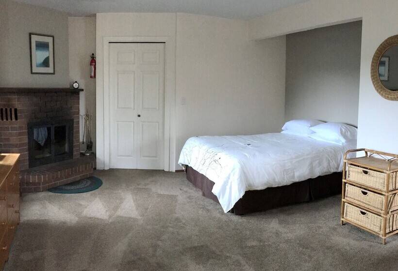 Driftwood Village Cottages