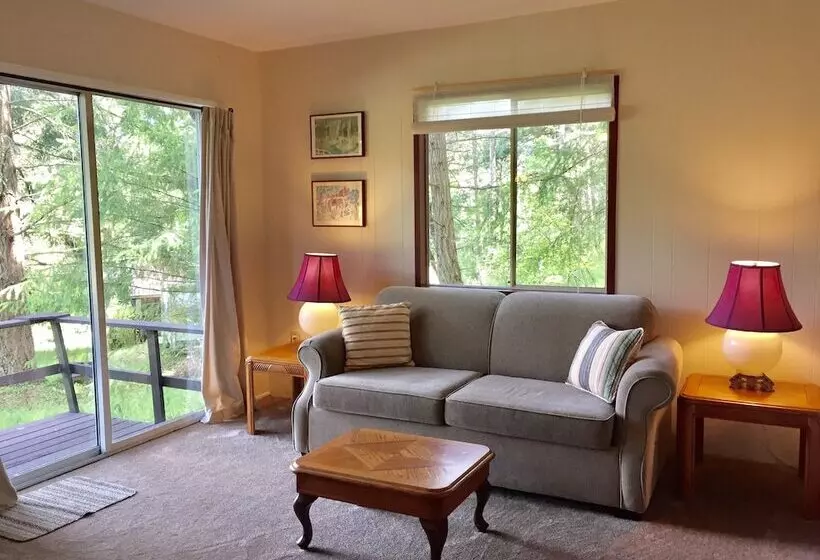 Driftwood Village Cottages