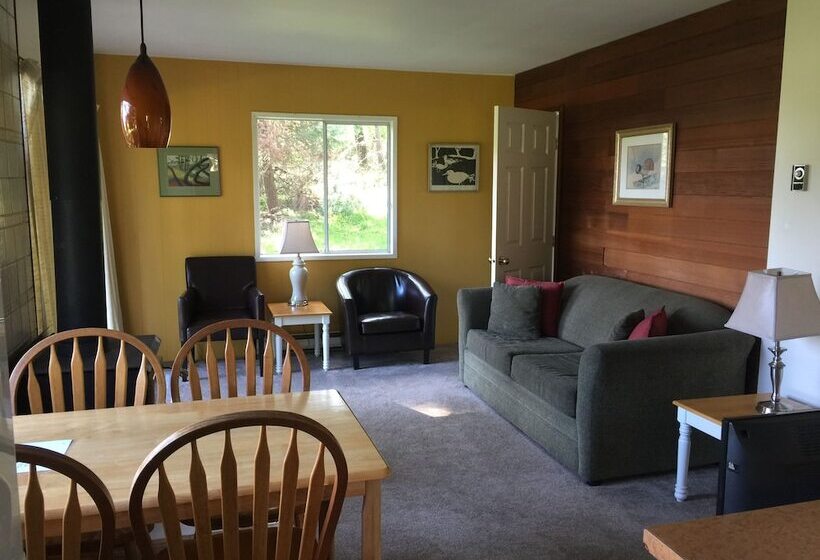 Driftwood Village Cottages