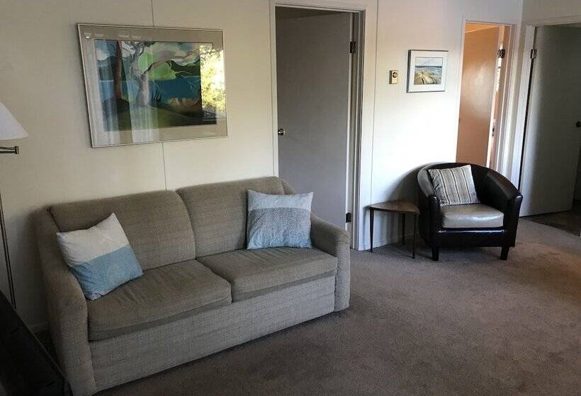 Driftwood Village Cottages