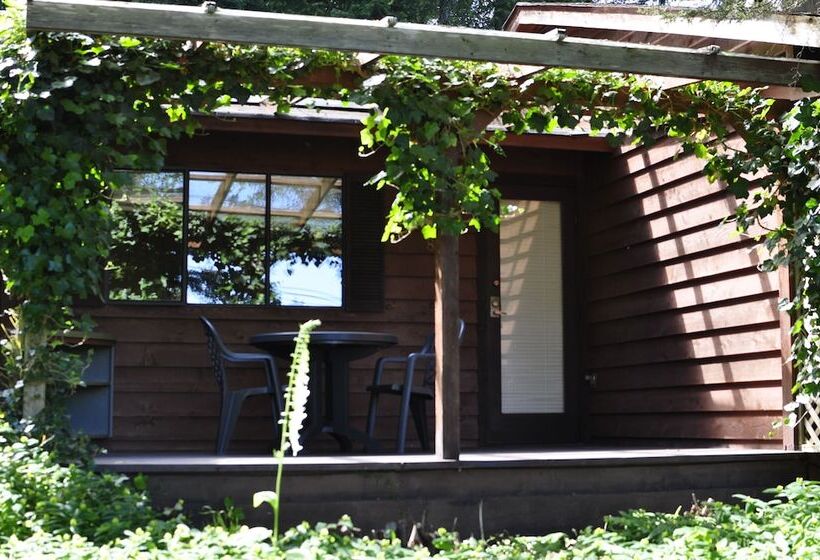 Driftwood Village Cottages