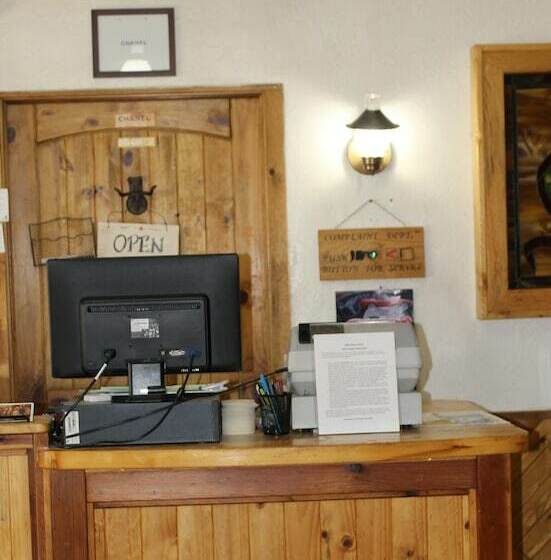 פונדק Wagon Wheel Restaurant Bar And Motel