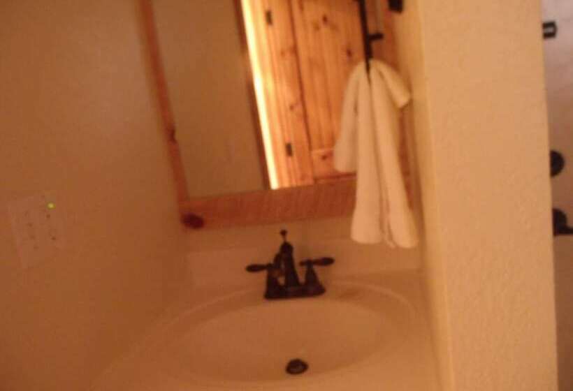 פונדק Wagon Wheel Restaurant Bar And Motel