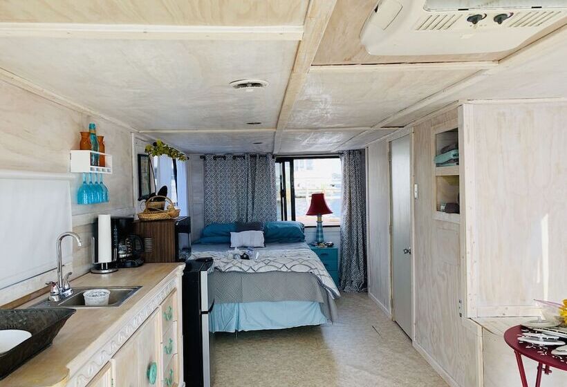 호텔 Harbor Houseboat