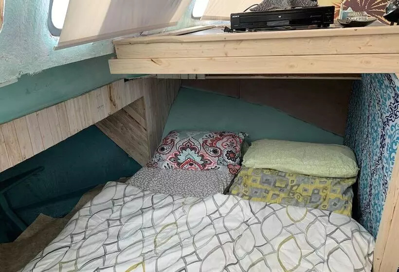 Hotelli Harbor Houseboat