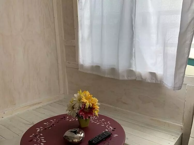 Hotelli Harbor Houseboat