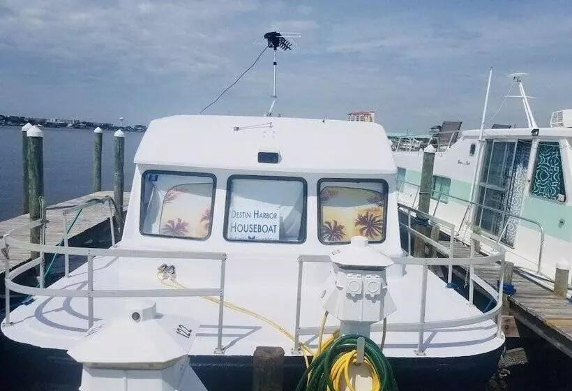 Hotelli Harbor Houseboat