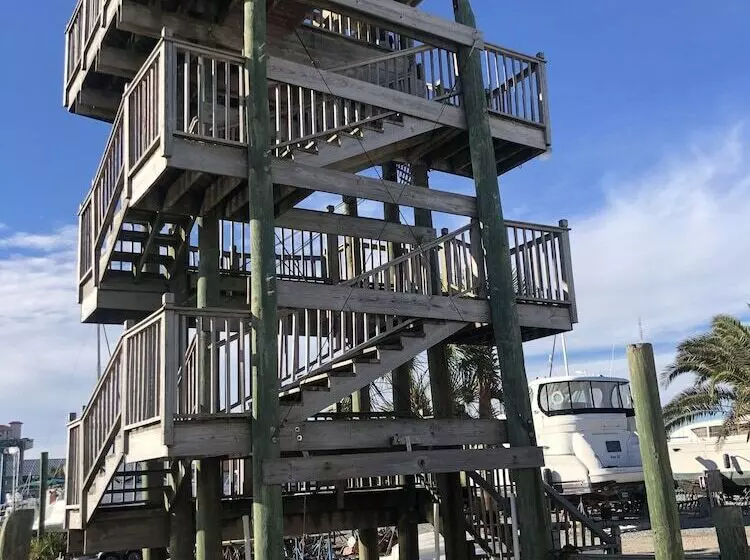 Hotelli Harbor Houseboat