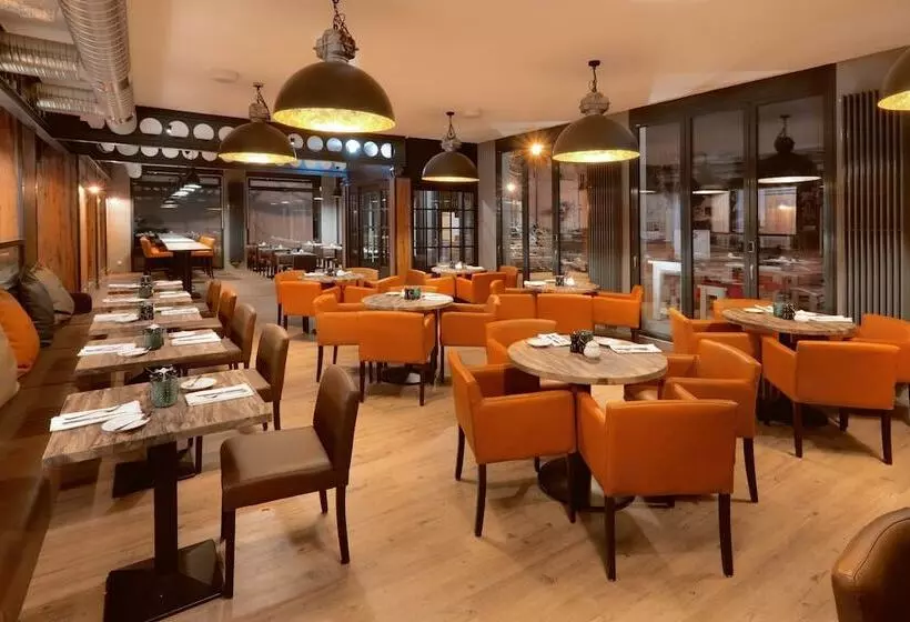 Hotelli Max Am Meer Kühlungsborn