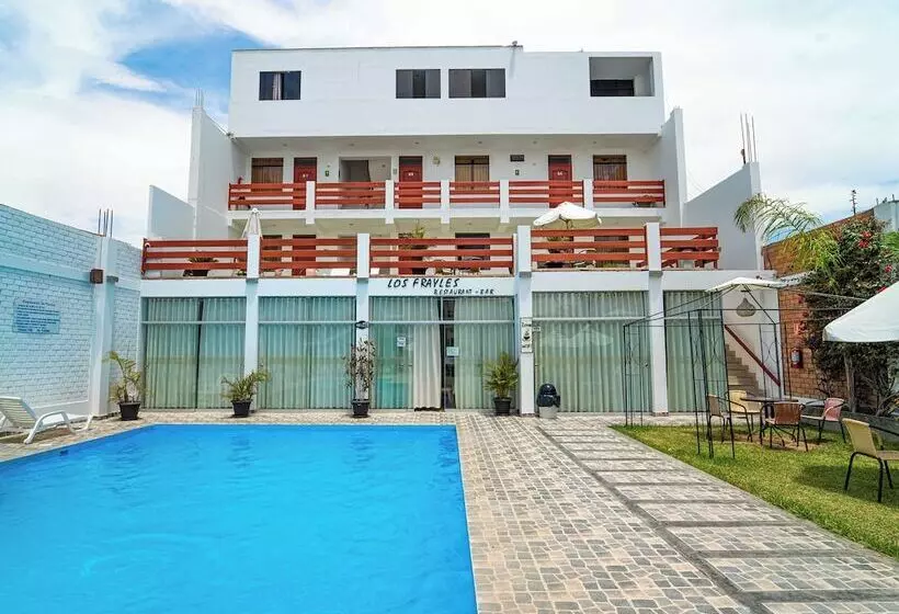 هتل Residencial Los Frayles