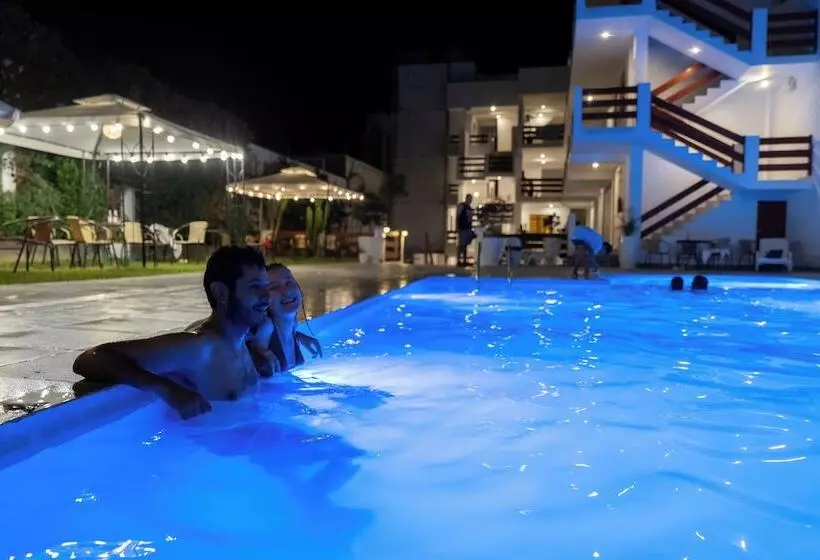 هتل Residencial Los Frayles