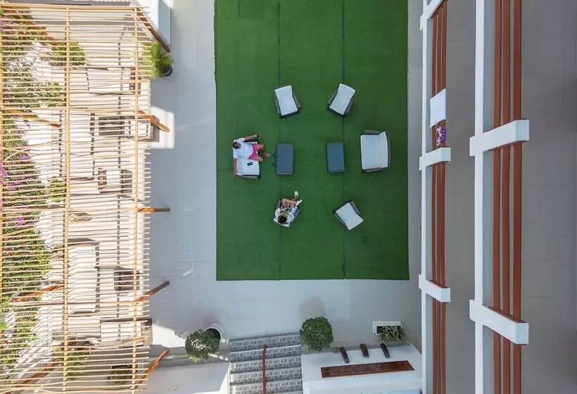 هتل Residencial Los Frayles