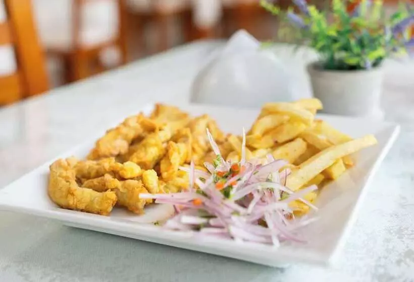 هتل Residencial Los Frayles