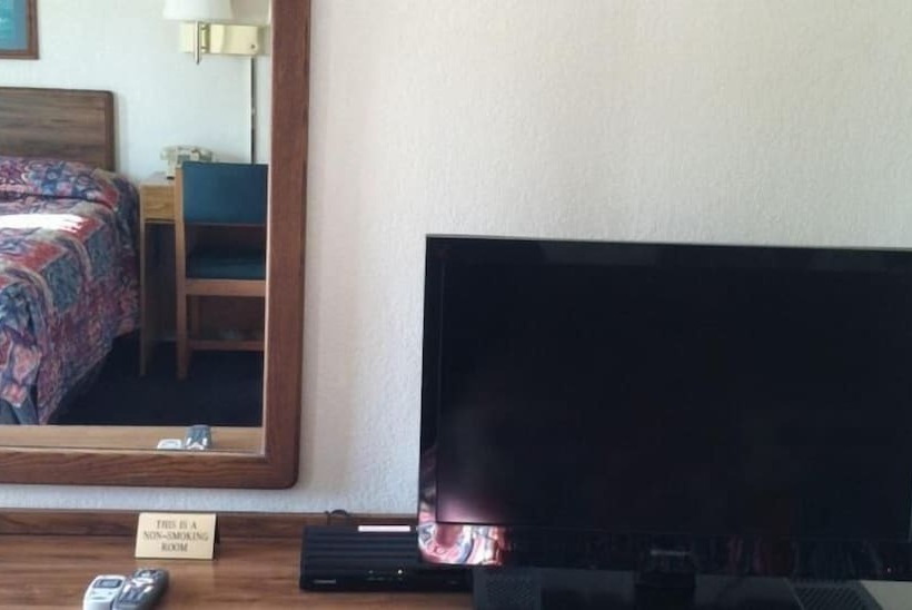 فندق على الطريق College Inn