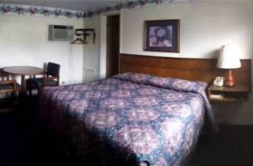 فندق على الطريق College Inn