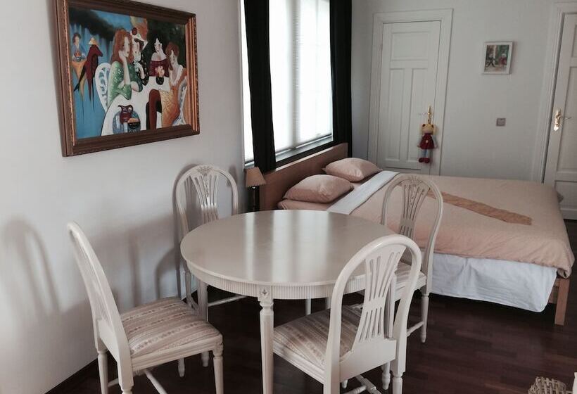 פנסיון Hills Cottage