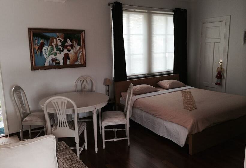 פנסיון Hills Cottage