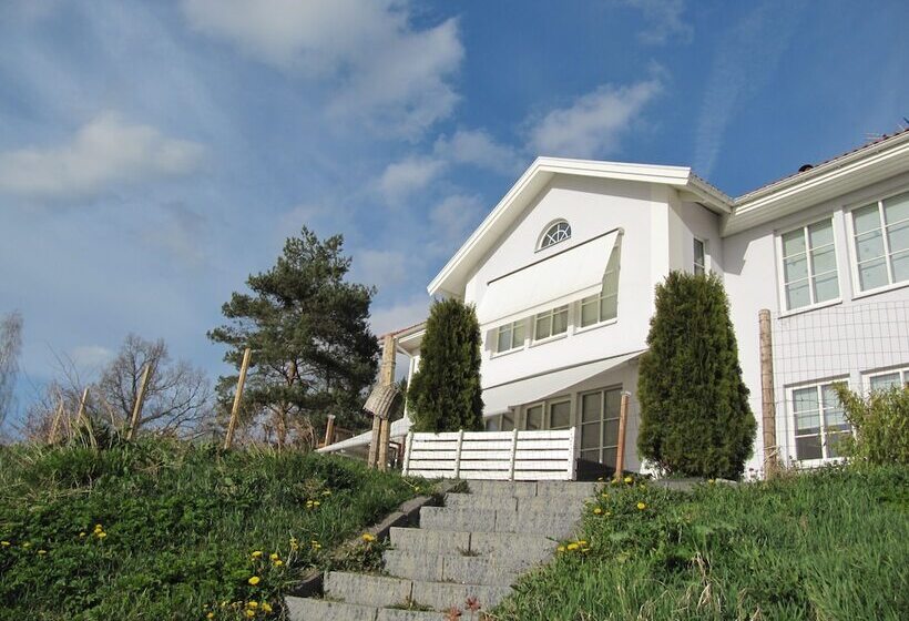 פנסיון Hills Cottage