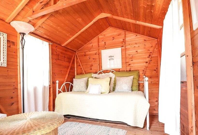 Redwood Hollow Cottages