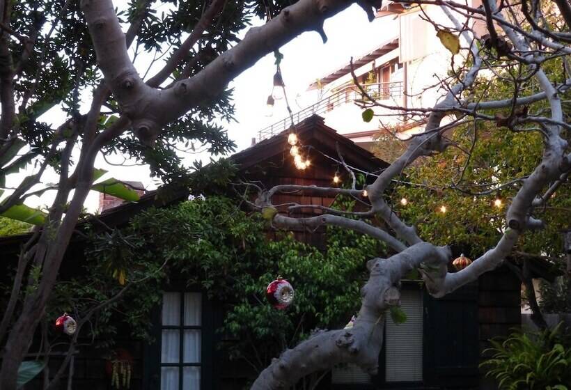 Redwood Hollow Cottages