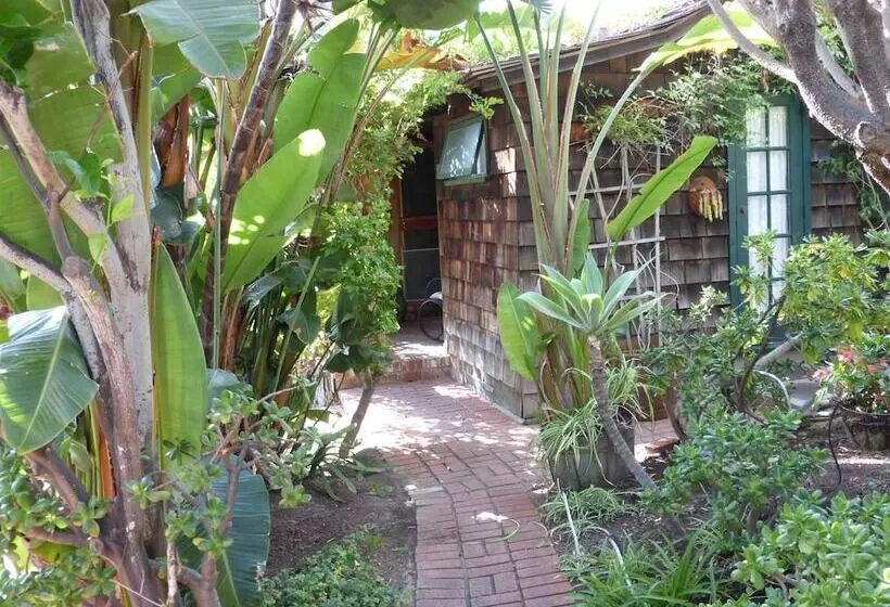 Redwood Hollow Cottages