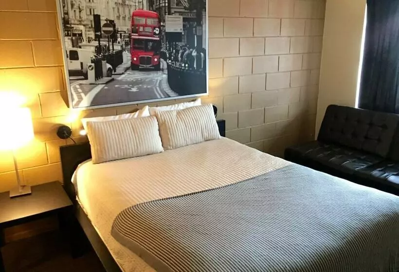 Three Rivers Motel