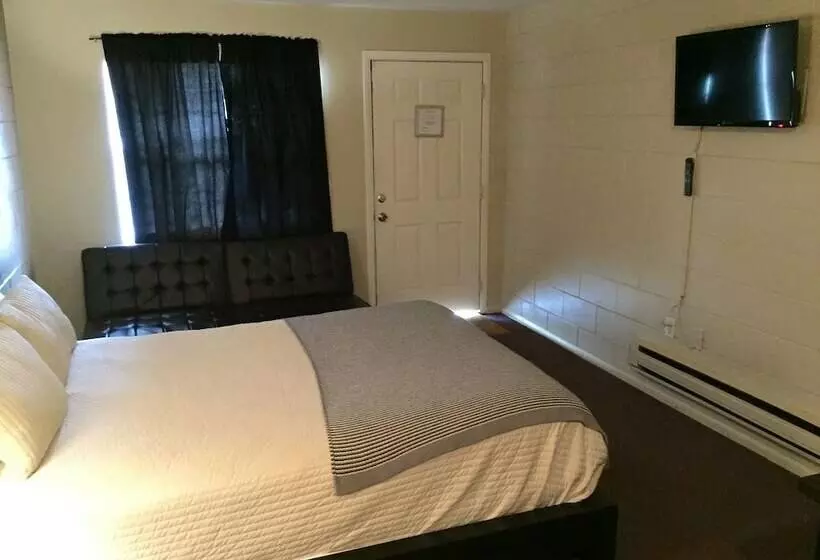Three Rivers Motel