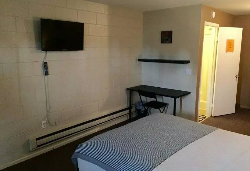 Three Rivers Motel