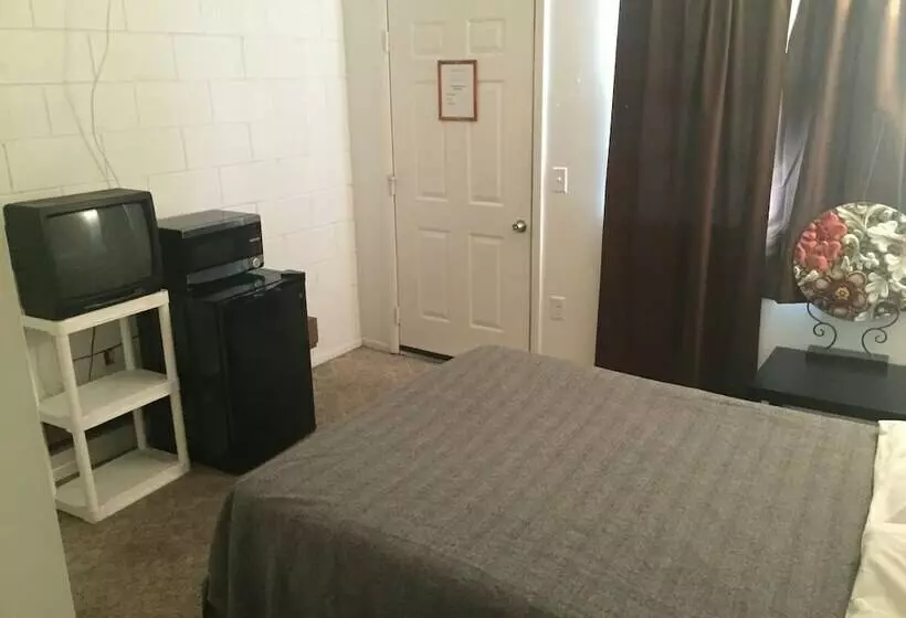 Three Rivers Motel