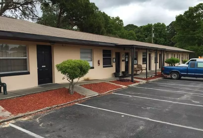 Three Rivers Motel