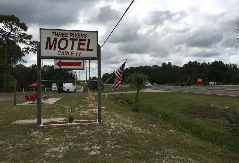 Three Rivers Motel