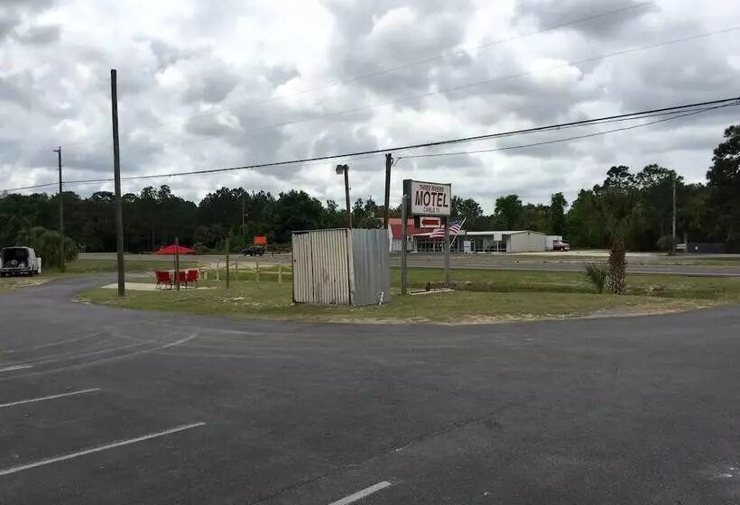 Three Rivers Motel
