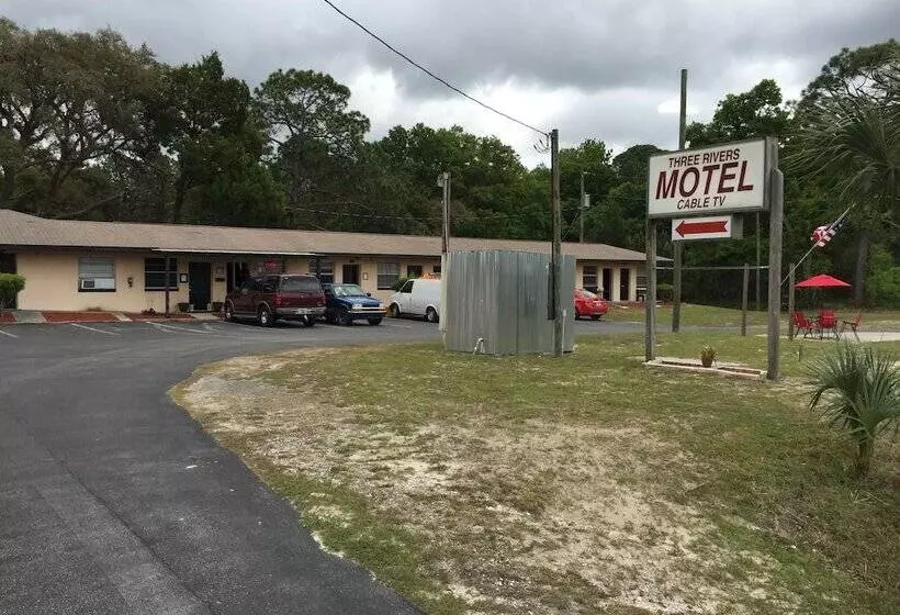 Three Rivers Motel