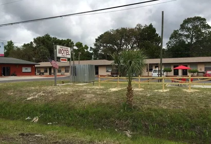 Three Rivers Motel