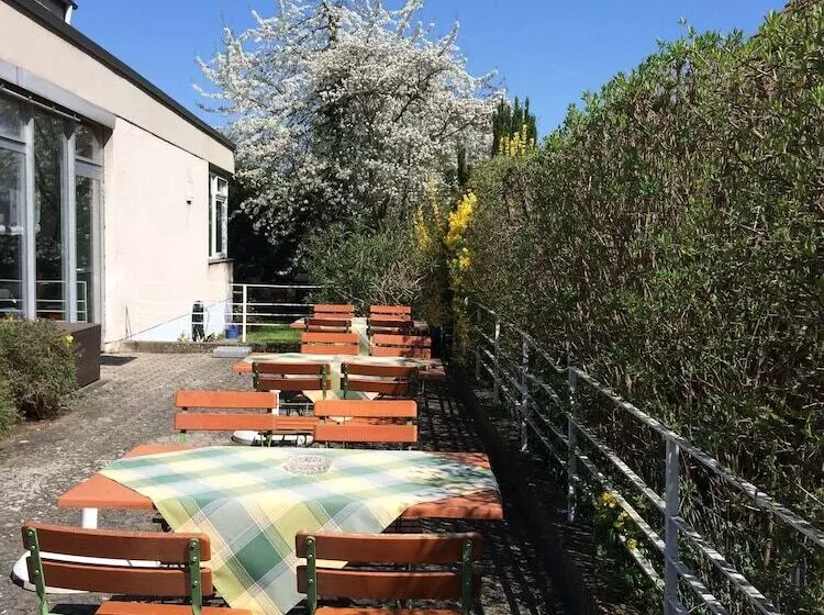 Отель Auracher Hof