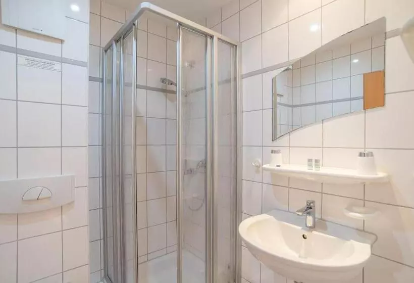 Отель Butjadinger Hof