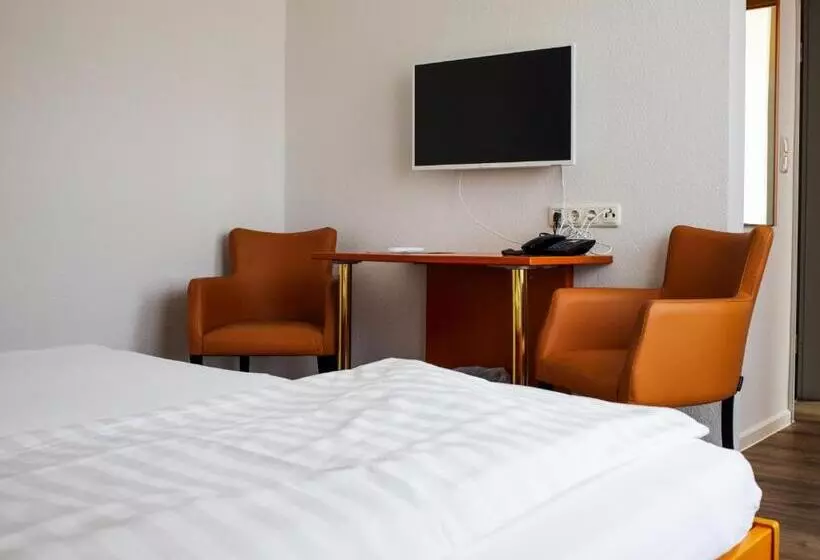 Отель Butjadinger Hof