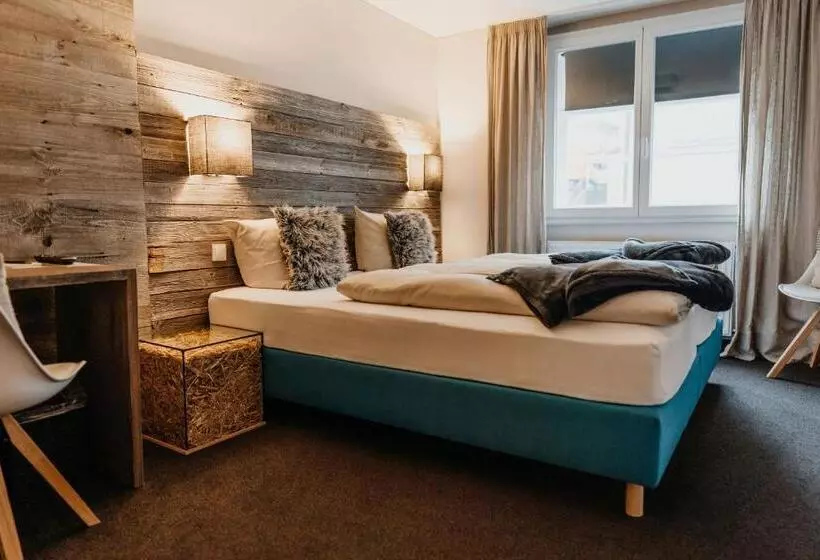 Отель Goldene Steig