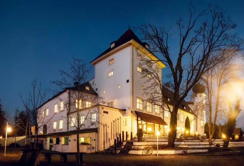 Schlosshotel Neufahrn