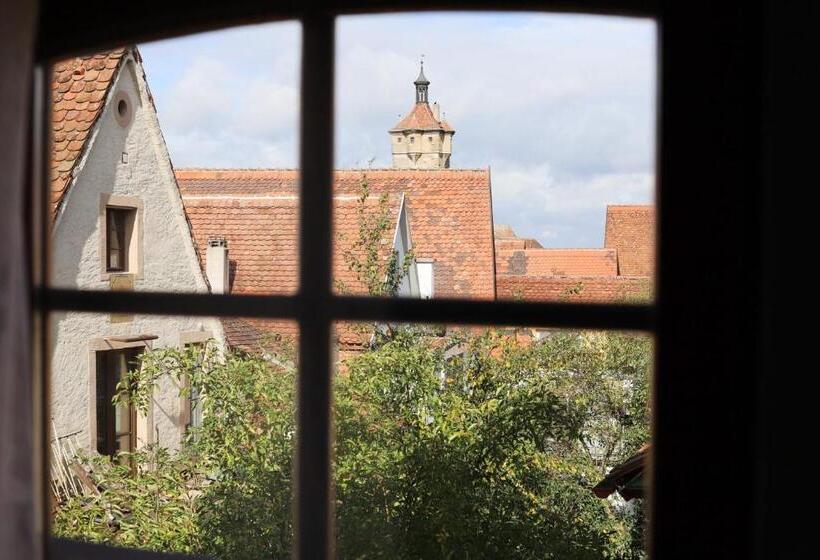 Отель Schwarzer Adler