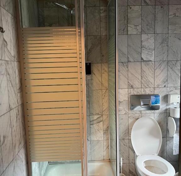 Отель Schwarzer Adler