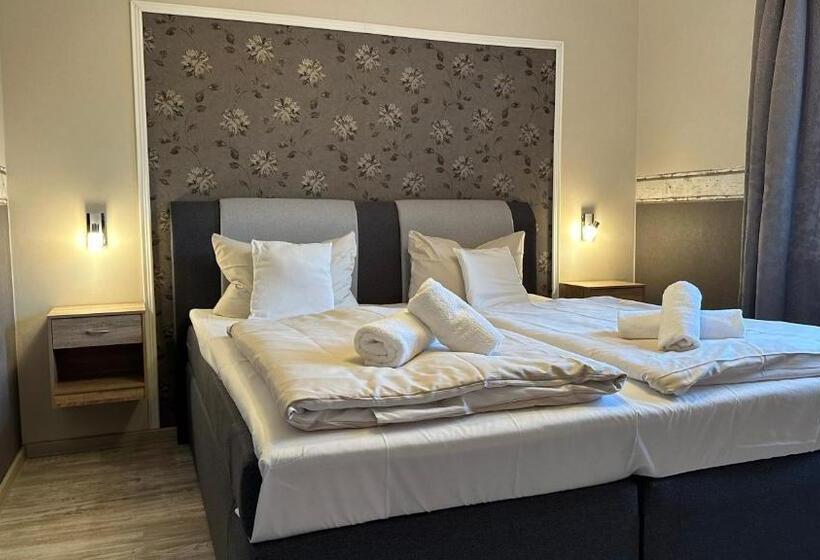 Отель Wernerwald