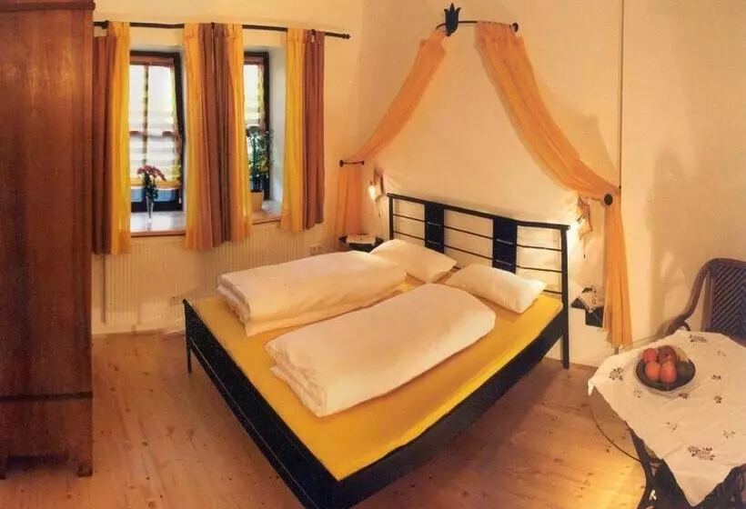 Отель Worners Schloss Weingut & Wellness