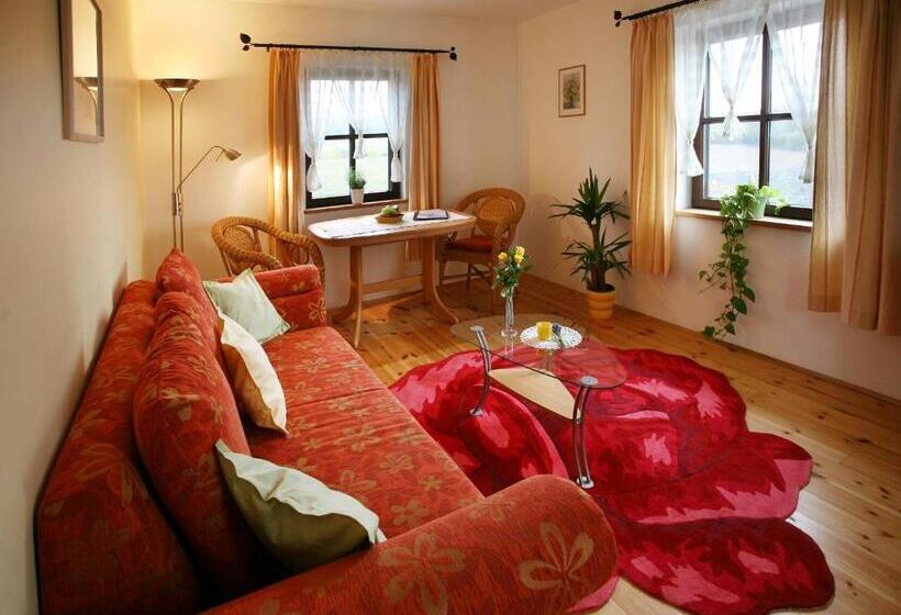 בית מלון כפרי Worners Schloss Weingut & Wellness