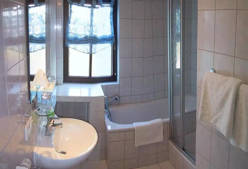 Отель Worners Schloss Weingut & Wellness