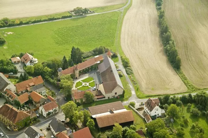 ホテル Worners Schloss Weingut & Wellness