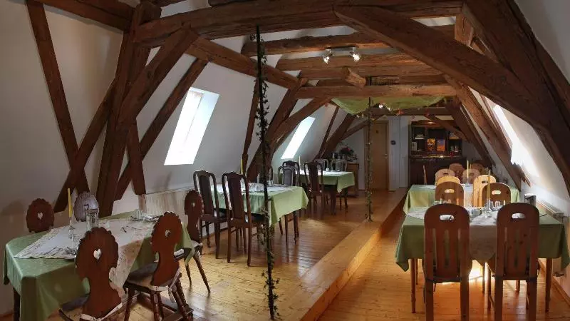 ホテル Worners Schloss Weingut & Wellness