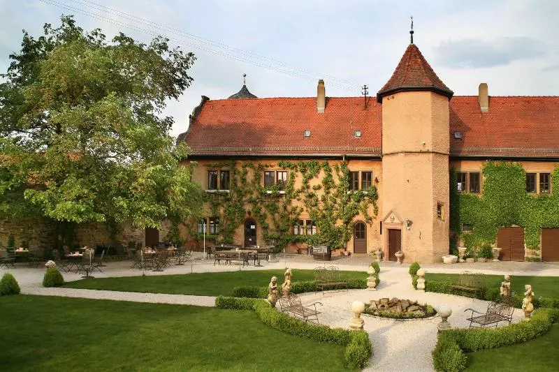 ホテル Worners Schloss Weingut & Wellness